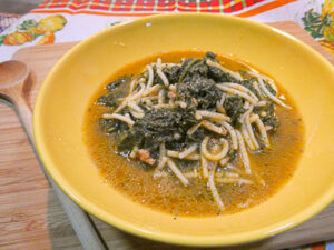 minestra di spaghettini in brodo con cavolo nero